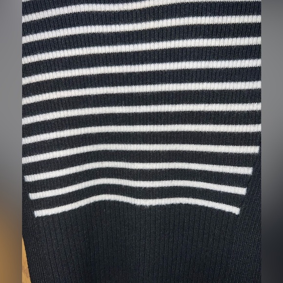 Black and white striped long sleeve shirt, from Caché. - Picture 3 of 3